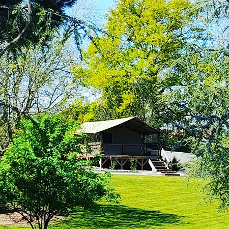 O'phil De Lau Οργανωμένο κάμπινγκ *